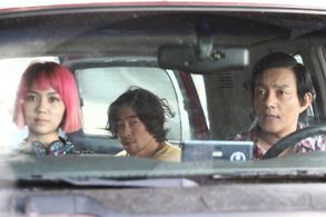 Seung-beom Ryu, Beom-su Lee, and Kim Ok-bin in Over My Dead Body (2012)