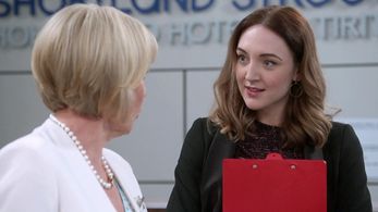 Holly Shervey as Zoe - Shortland Street