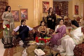 Sudha Chandran, Nandita Thakur, Yash Tonk, Poonam Narula, and Palak Jain in Kaahin Kissii Roz (2001)