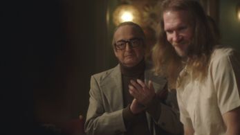 David Paymer and Mark Casimir Dyniewicz Jr. in I'm Dying Up Here (2017)