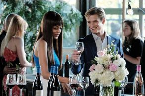 Lucas Till and Reign Edwards in MacGyver (2016)