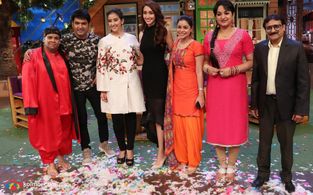 Paresh Ganatra, Manisha Koirala, Upasana Singh, Kiku Sharda, Sumona Chakravarti, and Kapil Sharma in The Kapil Sharma Sh