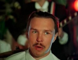 Garik Sukachyov in Dama s popugaem (1988)