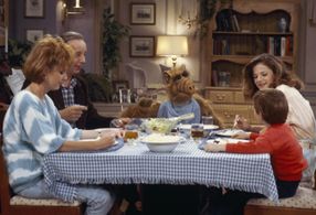 Andrea Elson, Benji Gregory, Anne Schedeen, and Max Wright in ALF (1986)