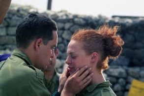 Yaron Motola in Tironoot (1998)