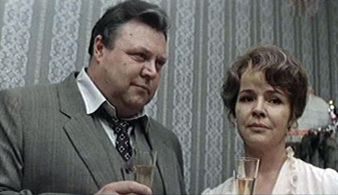 Vyacheslav Nevinnyy and Tamara Syomina in Eshchyo lyublyu, eshchyo nadeyus (1985)