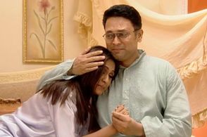 Tina Parekh and Kiran Karmarkar in Kahaani Ghar Ghar Kii: Episode #1.622 (2003)