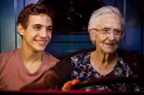 Miguel Herrán and Antonia Guzmán in Nothing in Return (2015)