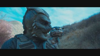 Naiia Lajoie and Hunter C. Smith in Alien Planet (2023)