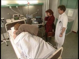 Marloes van den Heuvel, Luk van Mello, Rick Nicolet, and Wim Serlie in Vrouwenvleugel (1993)