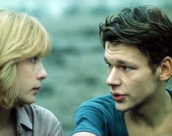 Vera Glagoleva and Nikita Mikhaylovsky in Zontik dlya novobrachnykh (1986)