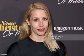 Your Christmas Or Mine Premiere