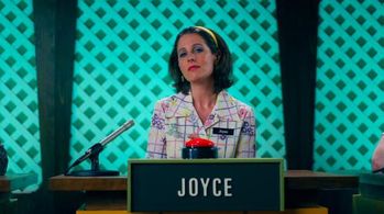 Lizzy Plimpton in Hunters