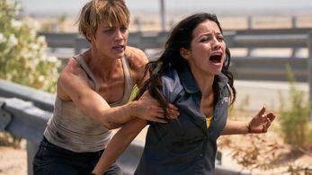 Natalia Reyes and Mackenzie Davis in Terminator: Dark Fate (2019)