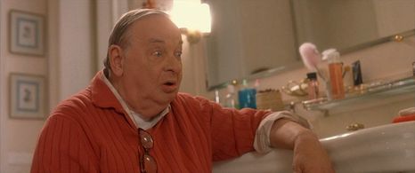 Jean-Paul Roussillon in A Christmas Tale (2008)