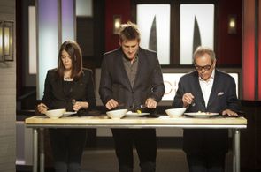 Wolfgang Puck, Gail Simmons, and Curtis Stone in Top Chef Duels (2014)