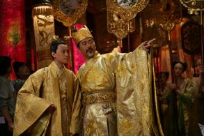 Chow Yun-Fat and Junjie Qin in Curse of the Golden Flower (2006)