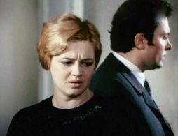 Evgeniy Lazarev and Alina Pokrovskaya in Nezhdannyy gost (1972)