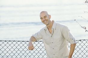 DAVID FÄRDMAR: Director.Producer.Screenwriter.Casting Director Rolands Hörna Film/Sweden david@rolandshorna.se www.rolan