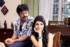 Upendra Limaye and Mukta Barve in Badam Rani Gulam Chor (2012)