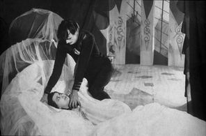 Lil Dagover and Conrad Veidt in The Cabinet of Dr. Caligari (1920)
