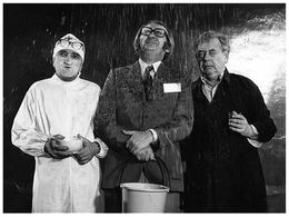 Karel Effa, Josef Hlinomaz, and Jirí Sovák in Cirkus v cirkuse (1975)