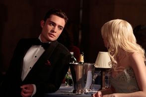 Taylor Momsen and Ed Westwick in Gossip Girl (2007)