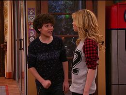Jennette McCurdy and Cameron Ocasio in Sam & Cat (2013)