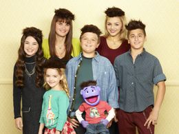 Mary Birdsong, Oana Gregory, Cole Jensen, Landry Bender, Aaron R Landon, and Mckenna Grace in Crash & Bernstein (2012)