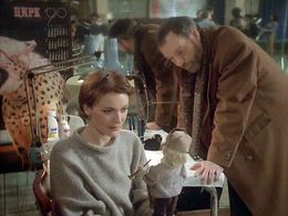 Regimantas Adomaitis and Marina Fedko in Muzhchina dlya molodoy zhenshchiny (1996)