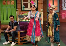 Paresh Ganatra, Upasana Singh, and Salim Merchant in The Kapil Sharma Show (2016)