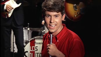 Raphael in Cuando tú no estás (1966)