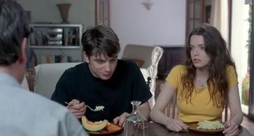 Libero De Rienzo and Roxane Mesquida in Fat Girl (2001)