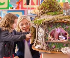 Eloise Mumford, Josie Gallina, and Lucy Gallina in Christmas with Holly (2012)