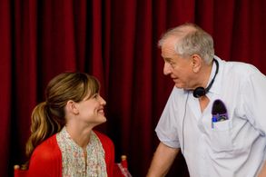Jennifer Garner and Garry Marshall in Valentine's Day (2010)
