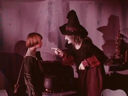 Chan Mahon and Zisca Baum in The Wonderful Land of Oz (1969)