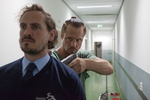 Thijs Römer in The Neighbors (2014)