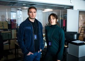 Elena Leeve and Leo Sjöman in Maria Kallio (2021)