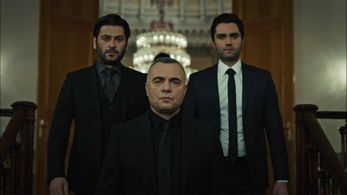 Oktay Kaynarca, Ozan Akbaba, and Yunus Emre Yildirimer in Eskiya Dünyaya Hükümdar Olmaz (2015)