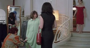 Arsinée Khanjian, Roxane Mesquida, and Anaïs Reboux in Fat Girl (2001)