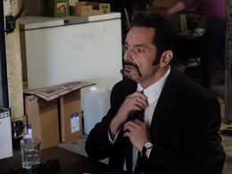 Scott Schiaffo playing Mayor Scruggs in 