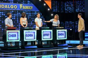 Dingdong Dantes, Geneva Cruz, Glenda Cruz-Bayona, Cheer Cruz, and Jeffrey Hidalgo in Family Feud Philippines (2022)