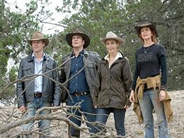 Simmone Mackinnon, Abi Tucker, Sandy Winton, and Matt Passmore in McLeod's Daughters (2001)