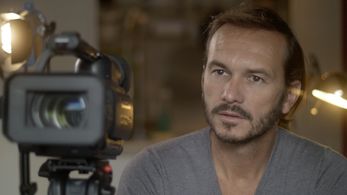 Laurent Maurel on the set 