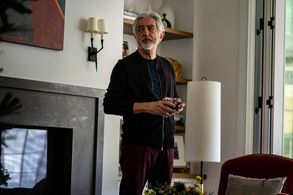 Joe Mantegna in Barry: crazytimesh*tshow (2022)