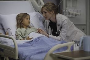 Jessica Ann Collins and Rachel Eggleston in House (2004)