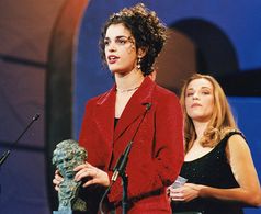 Ruth Gabriel and Cristina Marcos in IX premios Goya (1995)