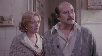 Agustín González and Amparo Soler Leal in Bicycles Are for the Summer (1984)