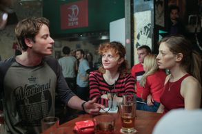 Michael Aloni, Efrat Dor, and Yael Tal in And Then She Arrived (2017)