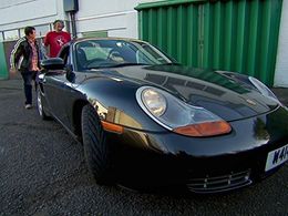 Mike Brewer and Edd China in Wheeler Dealers (2003)